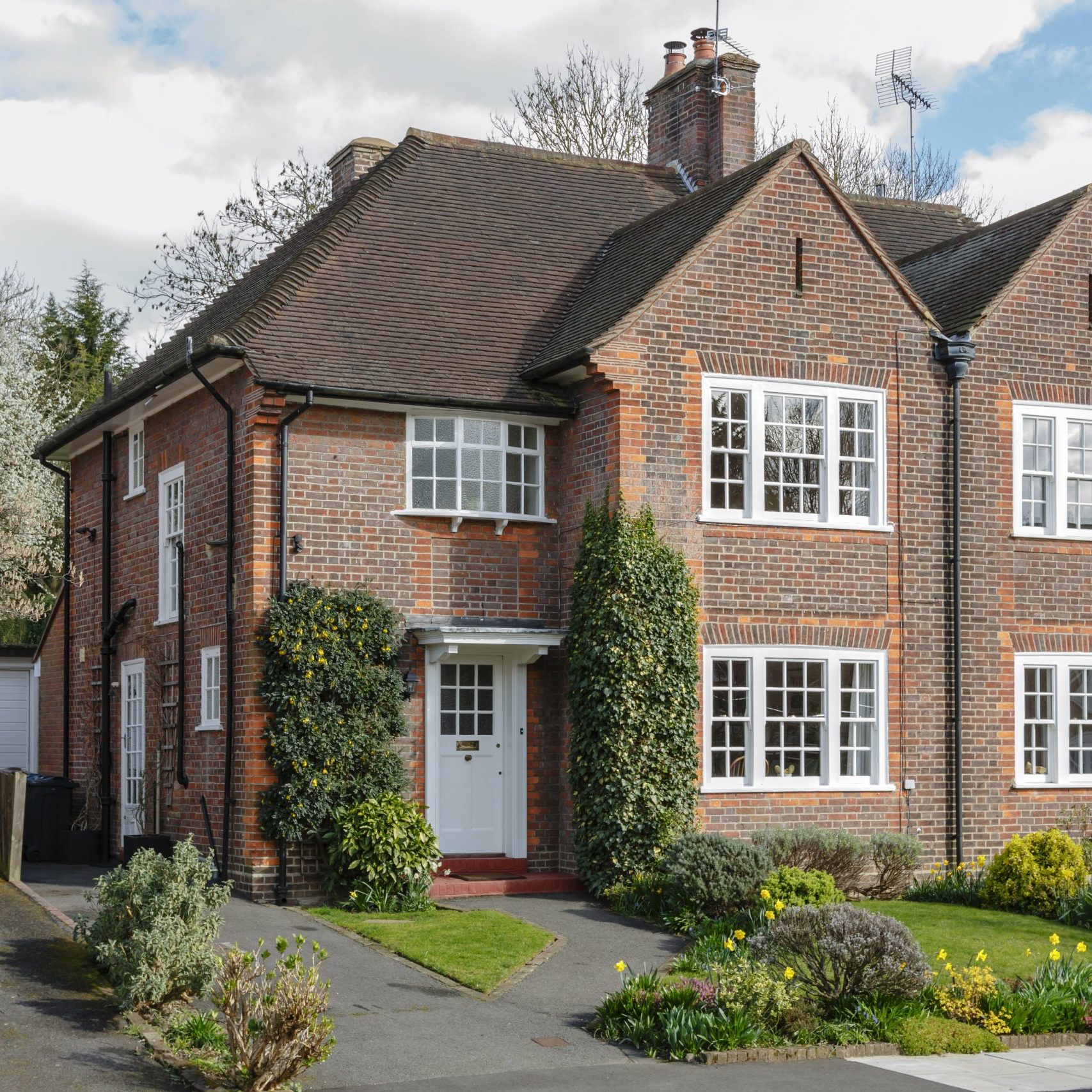 Semi-detached house and garden in Pinner, an affluent London suburb