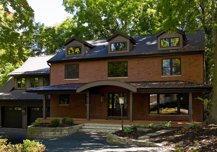 custom-roof-installation-dark-home-wisconsin